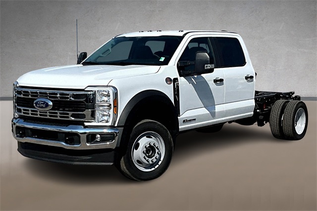 2026 Ford F-550 Super Duty Chassis Cab XL's photo