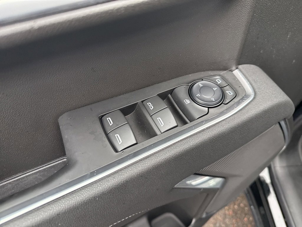 2025 Chevrolet Silverado 1500 LT photo 21