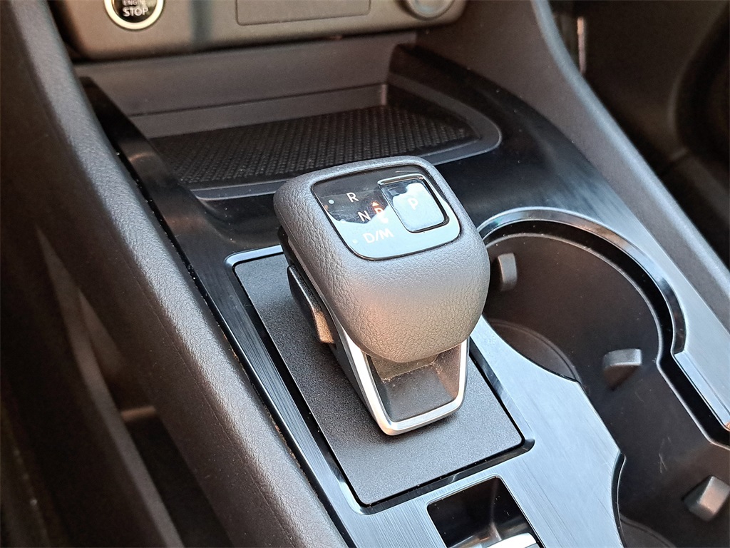 2021 Nissan Rogue SV photo 31