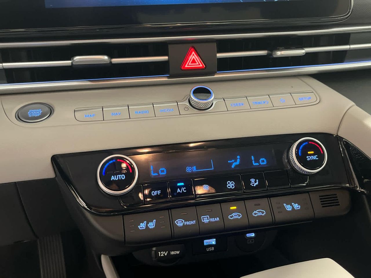 2025 Hyundai Elantra Hybrid Limited photo 35