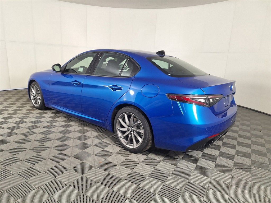 2025 Alfa Romeo Giulia Base photo 9
