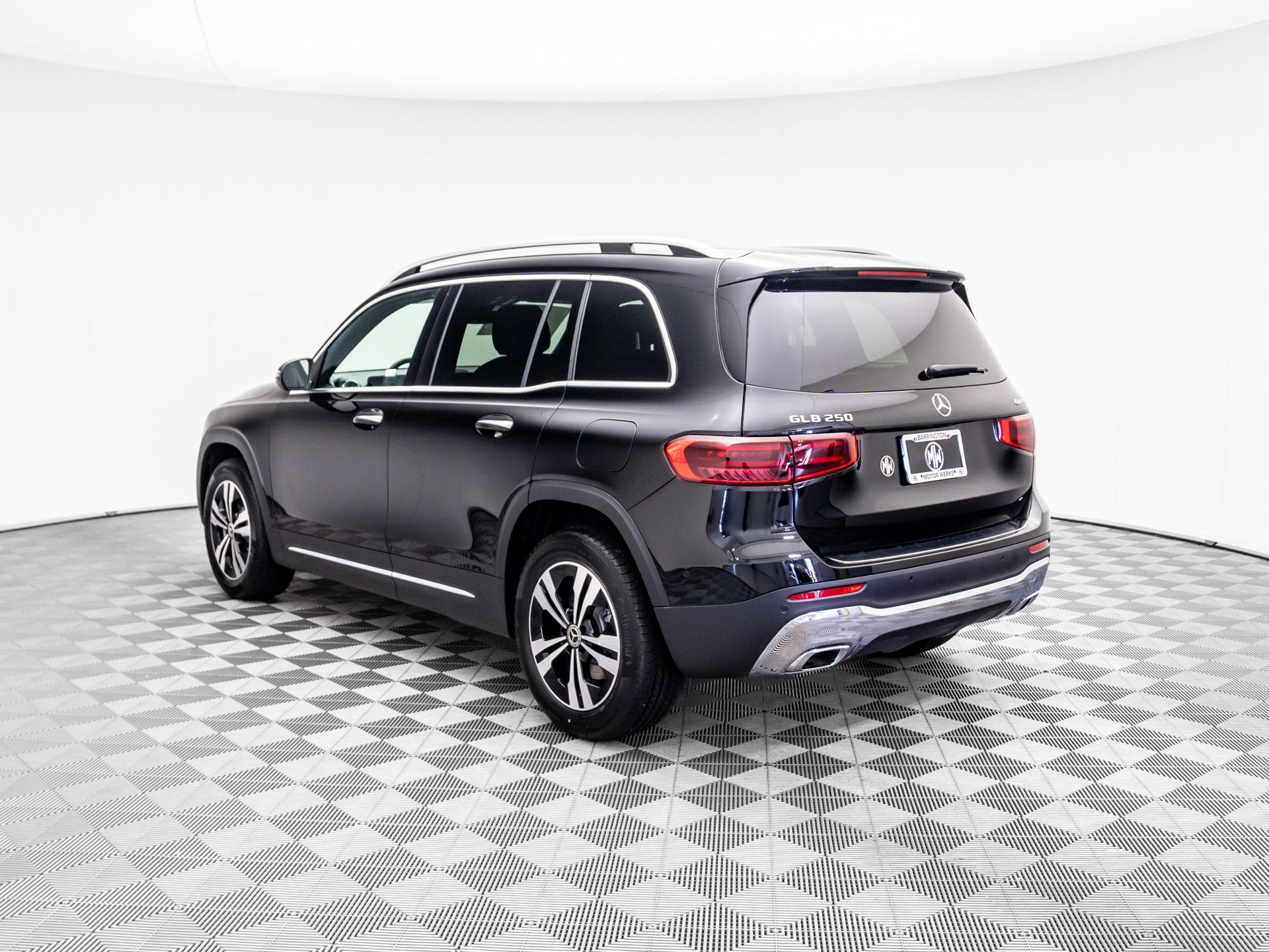 2025 Mercedes Benz GLB 250 4MATIC photo 3