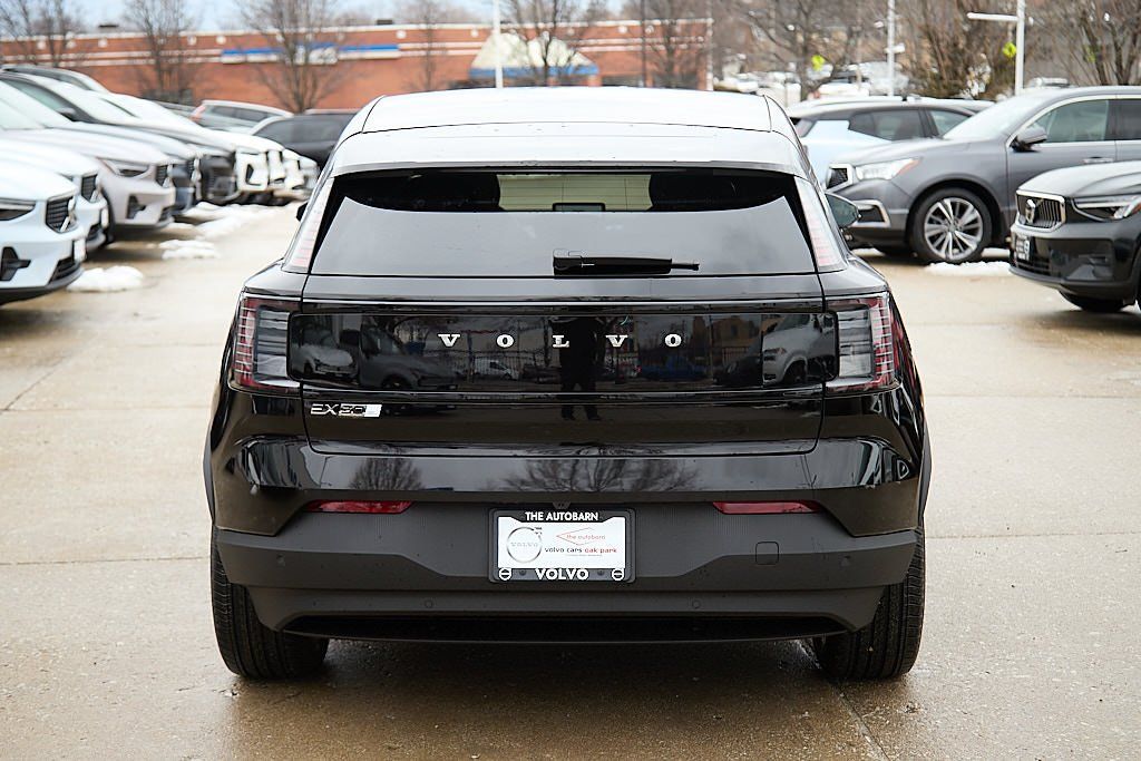2026 VOLVO EX30 - Image 4