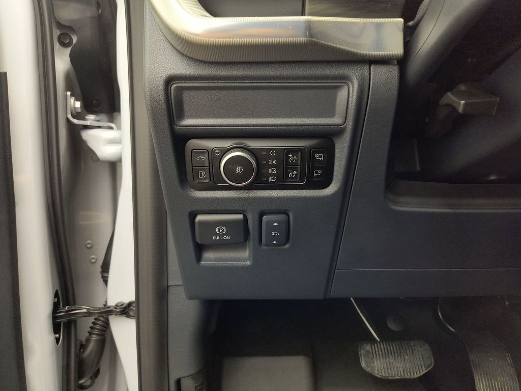 2025 Ford F-150 Lariat photo 26
