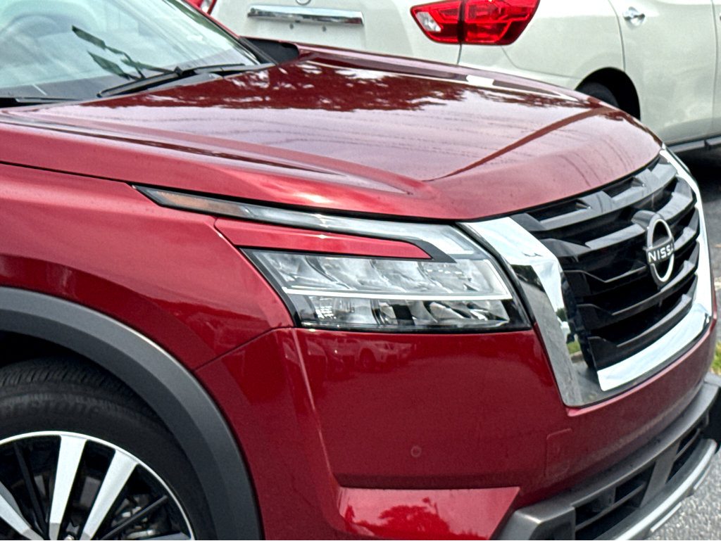 2024 Nissan Pathfinder Platinum photo 19