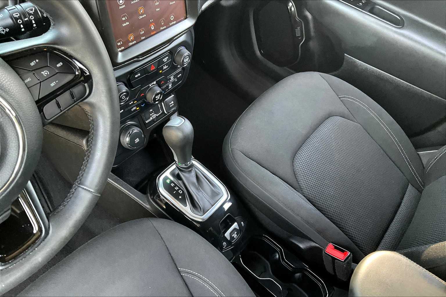 2022 Jeep Renegade Altitude photo 14