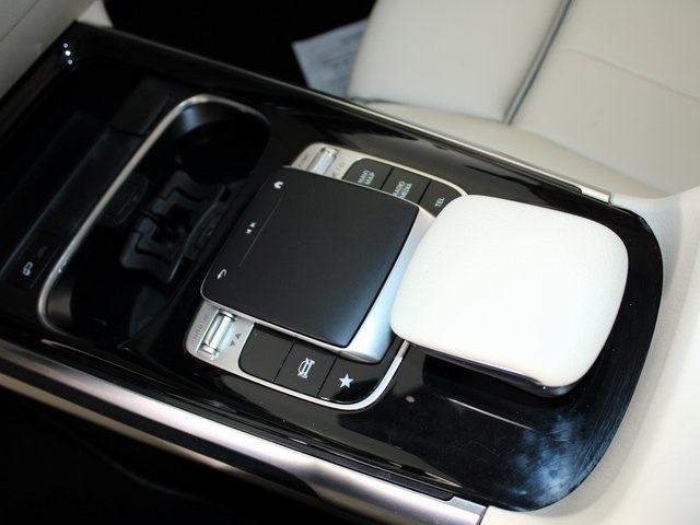 2020 Mercedes Benz GLB 250 photo 15