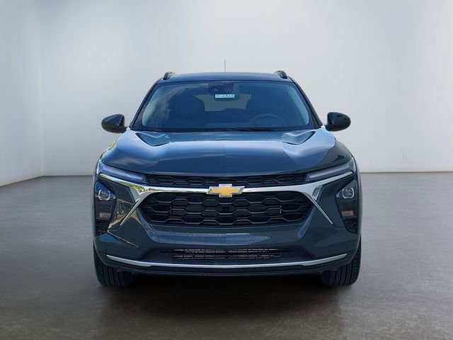 2025 Chevrolet Trax LT photo 7