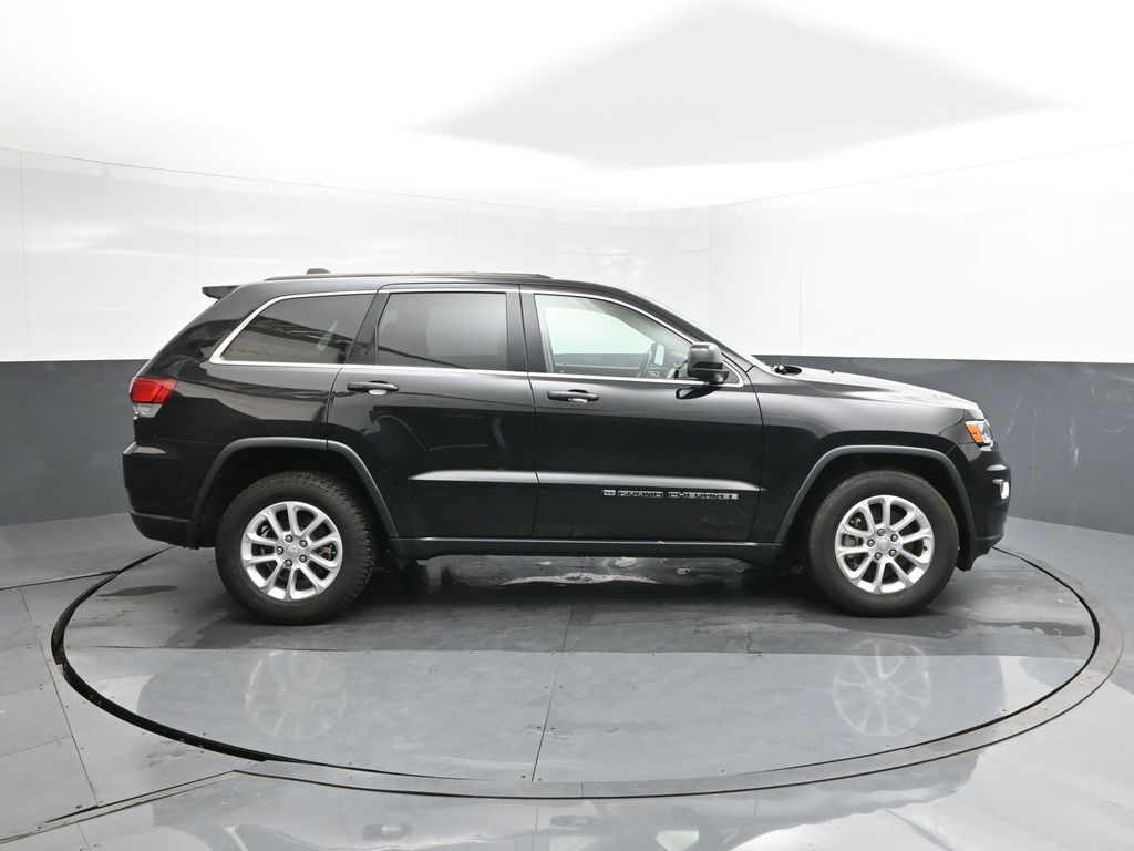 2022 Jeep Cherokee Laredo photo 16