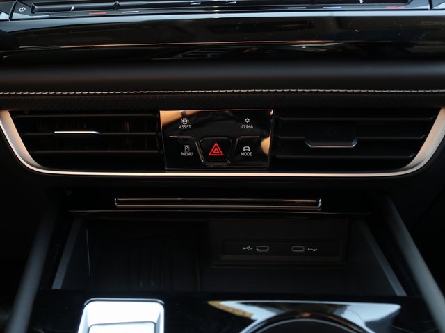 2026 Volkswagen Atlas SE Technology photo 18