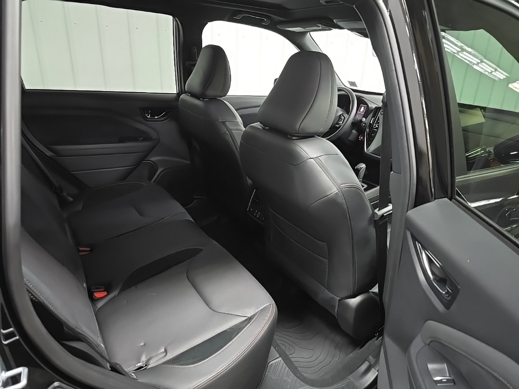 2025 Subaru Forester Touring photo 17
