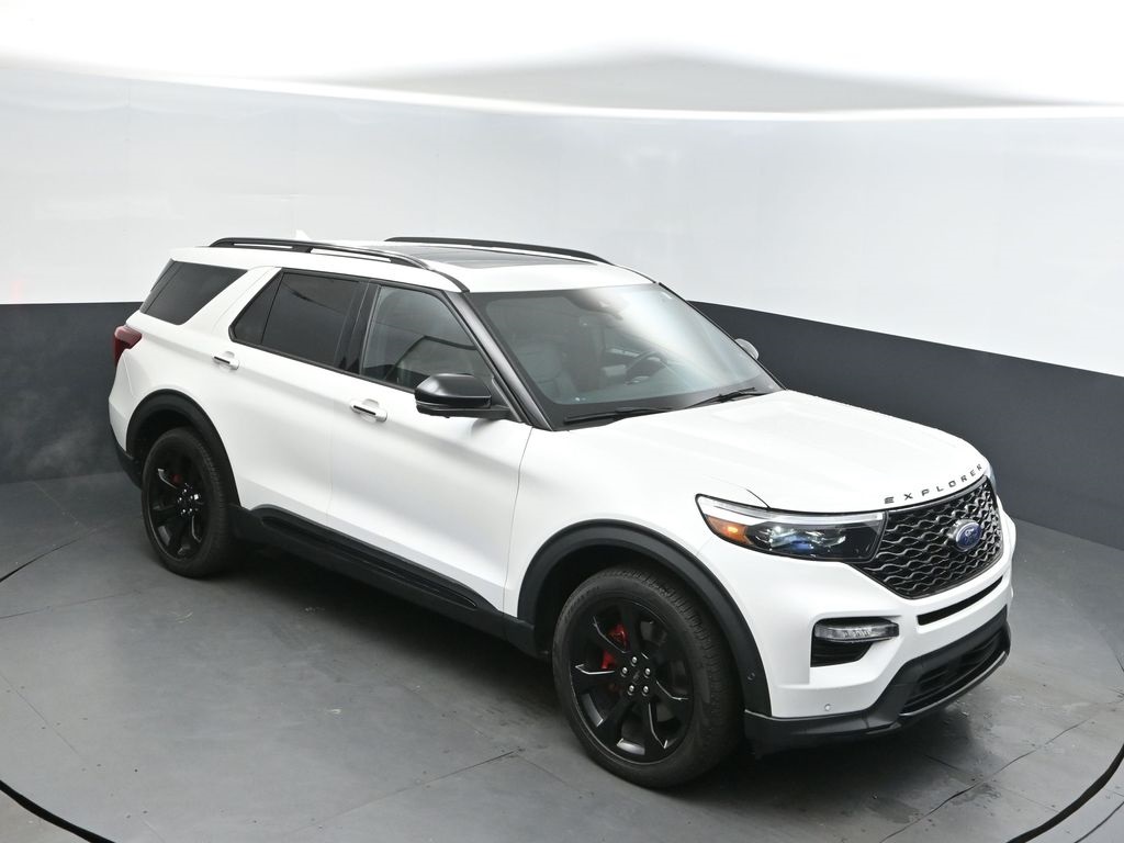2021 Ford Explorer ST's photo