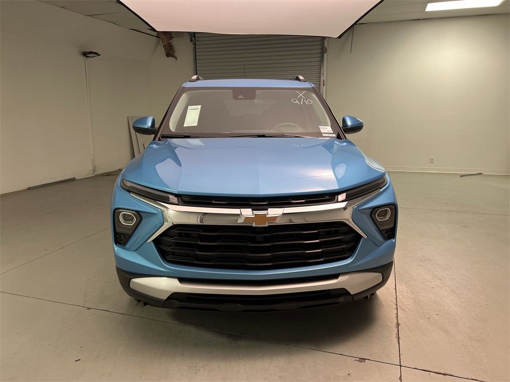 2026 Chevrolet Trailblazer LT photo 2