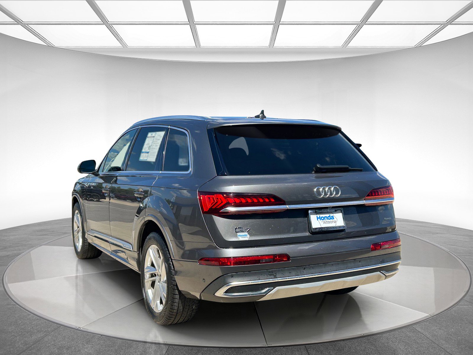 2021 Audi Q7 Premium Plus photo 2