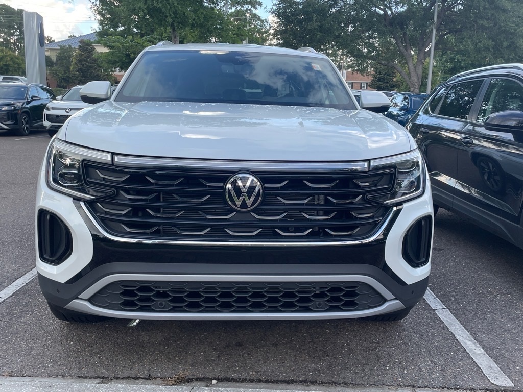 2026 Volkswagen Atlas Cross Sport SE Technology photo 3