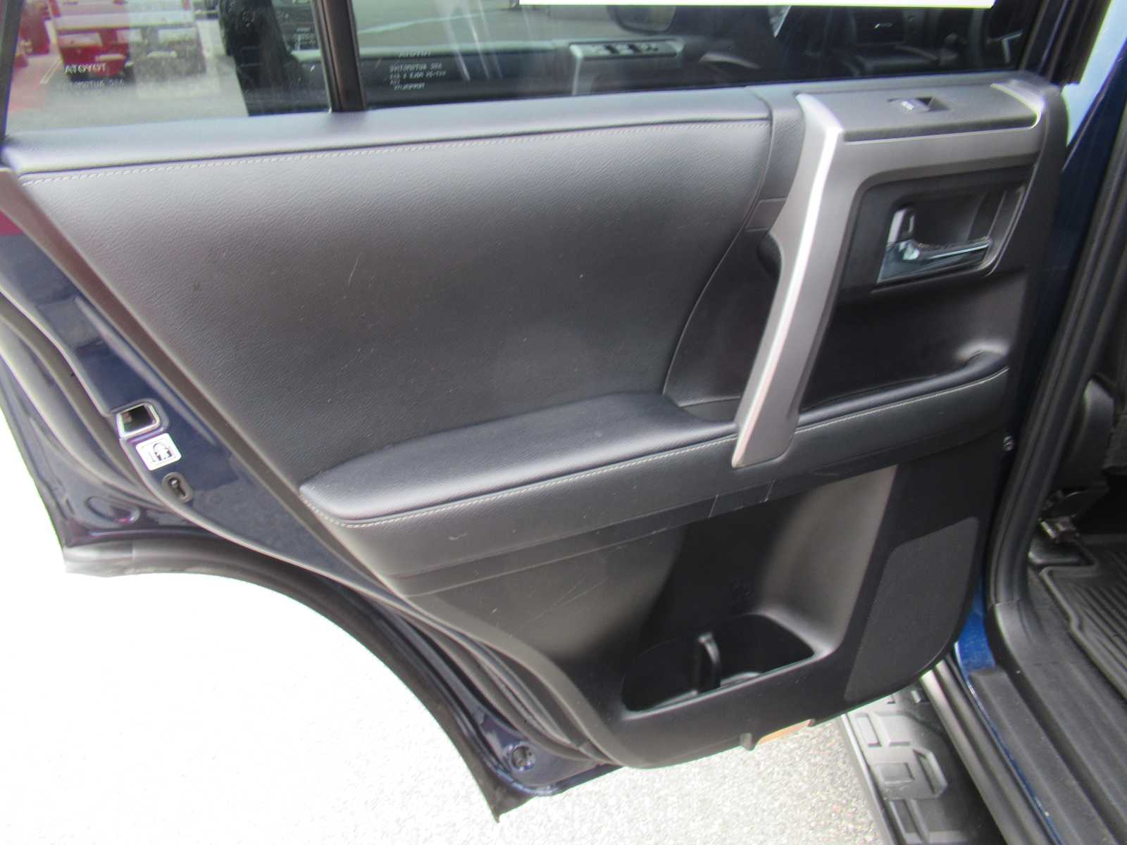 2020 Toyota 4Runner SR5 Premium photo 14