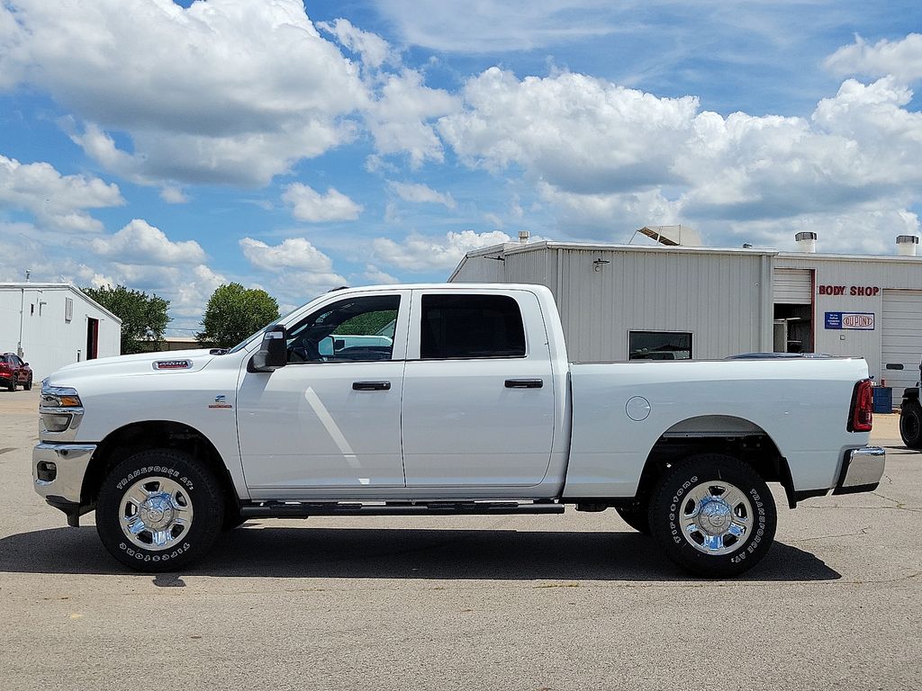 2025 Ram 2500 Tradesman photo 3