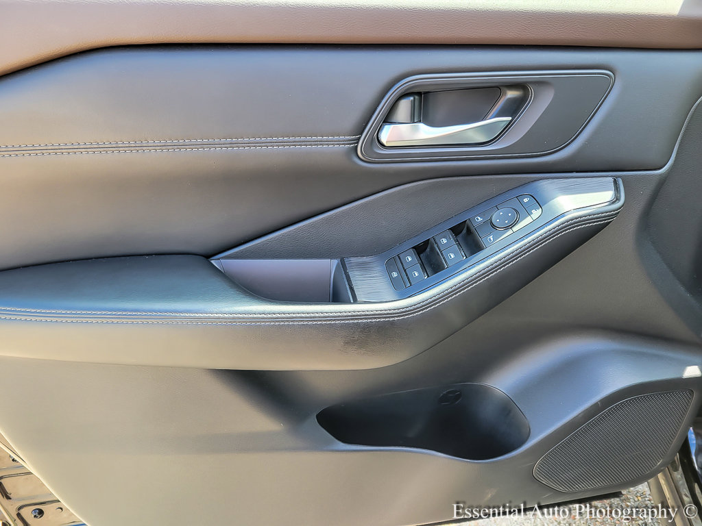 2023 NISSAN ROGUE - Image 17