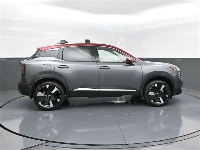 2025 Nissan Kicks SR photo 3