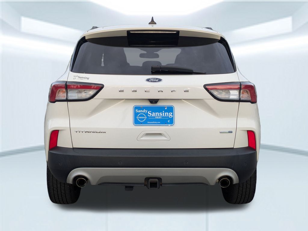 2020 Ford Escape Titanium photo 3