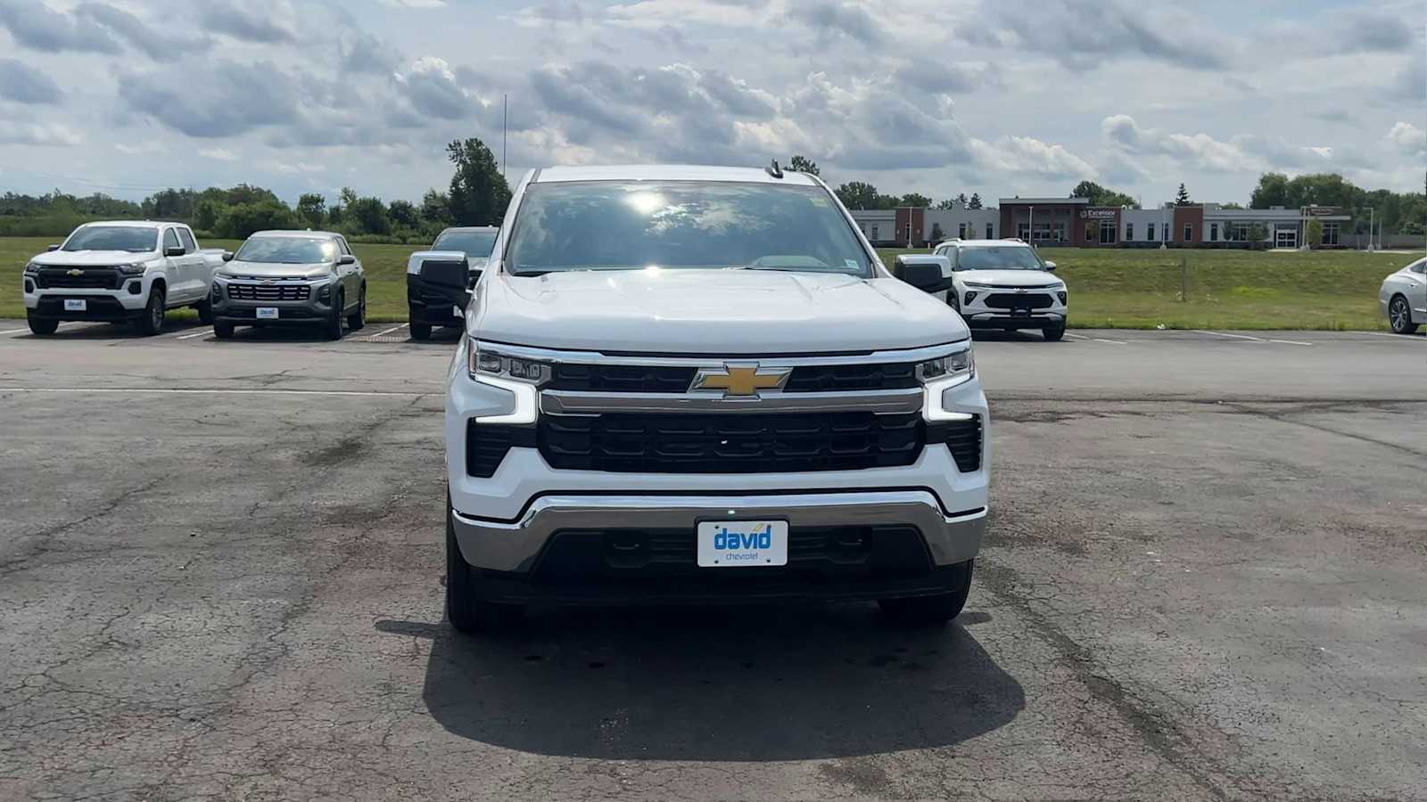 2026 Chevrolet Silverado 1500 LT photo 3