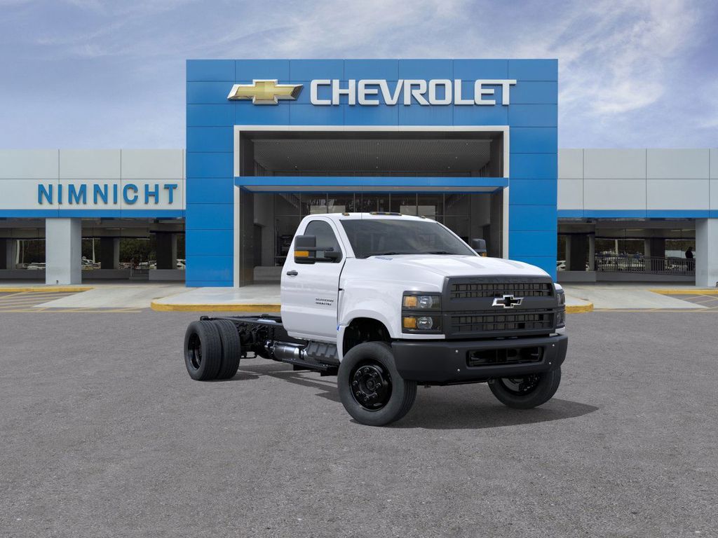 2025 Chevrolet Silverado 4500 Medium Duty Chassis Cab Work Truck's photo