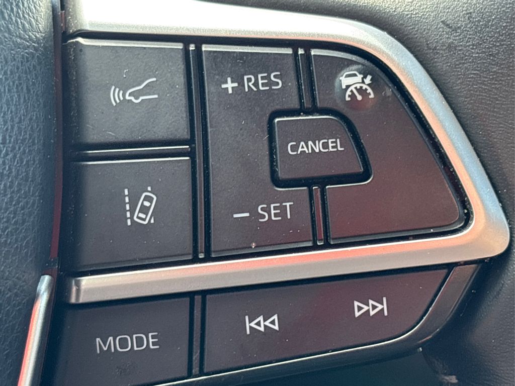 2023 Toyota Highlander L photo 25