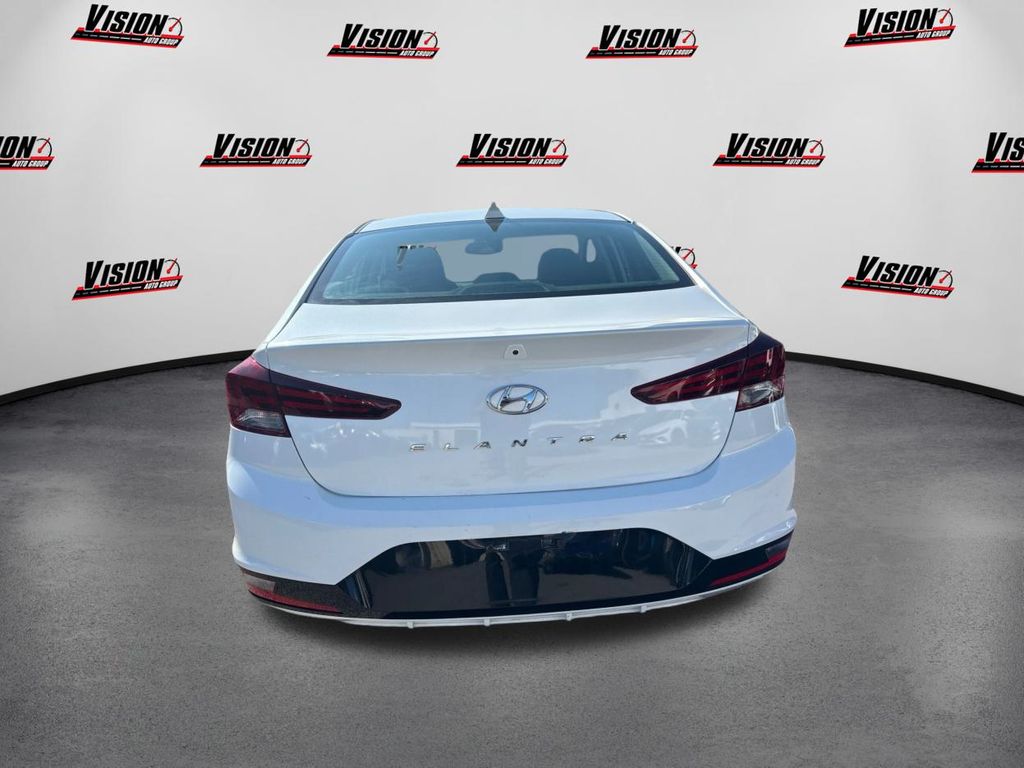 2020 Hyundai Elantra Value Edition photo 4