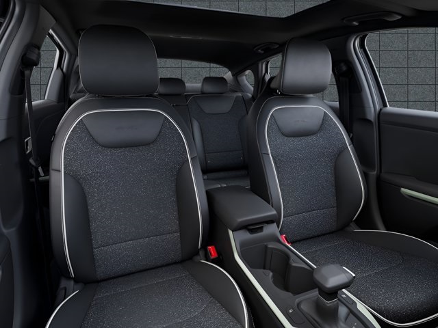 2025 Kia K4 GT-Line photo 16