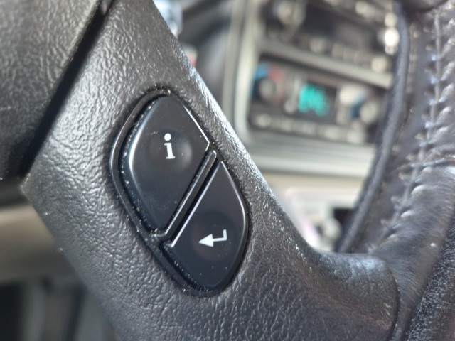 2005 Chevrolet Tahoe LT photo 27