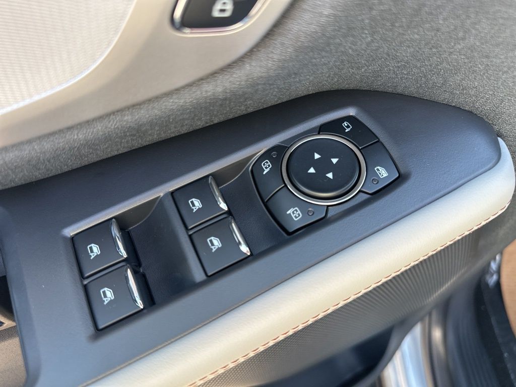 2025 Ford Expedition MAX photo 10