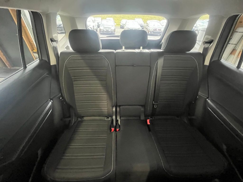 2022 Volkswagen Tiguan S photo 25