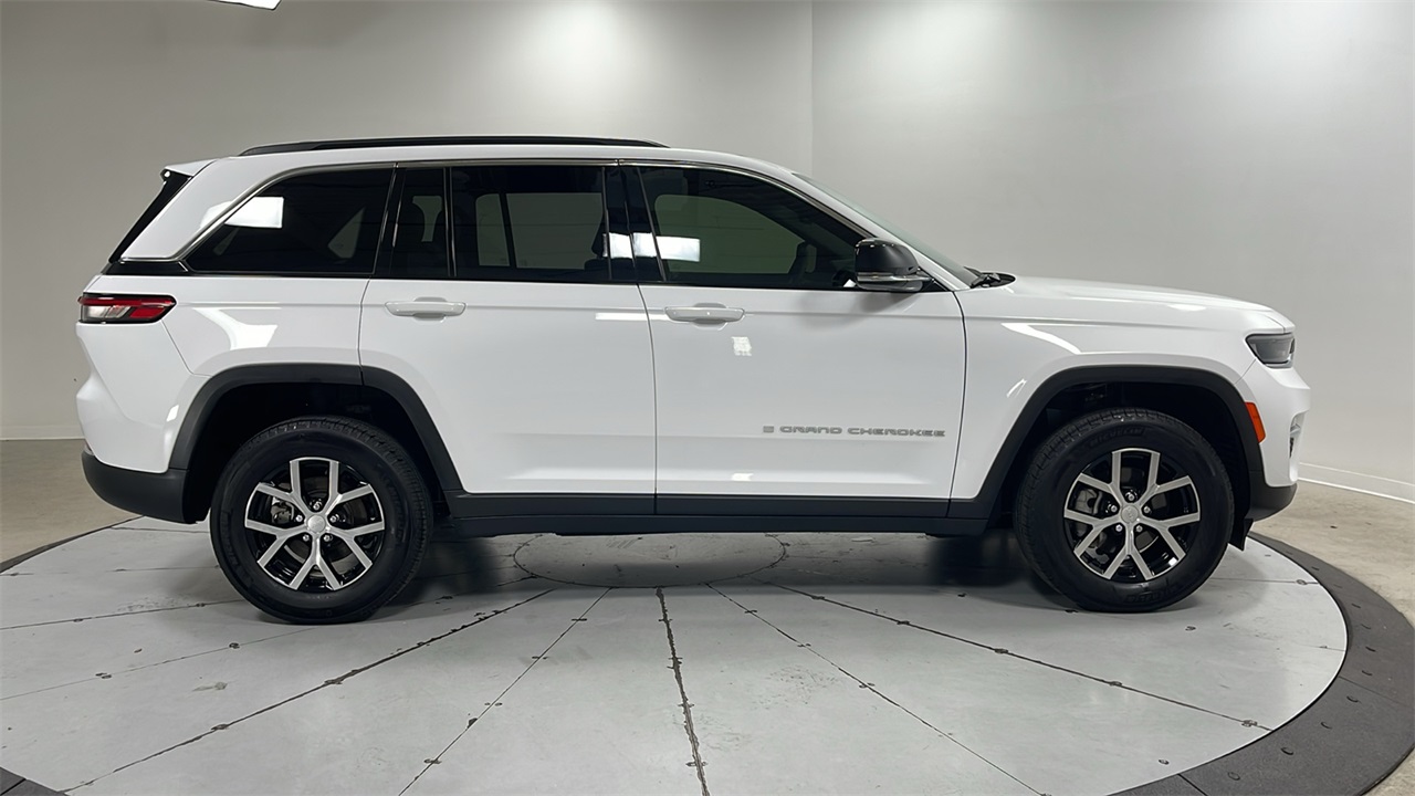 2024 Jeep Grand Cherokee Limited photo 4