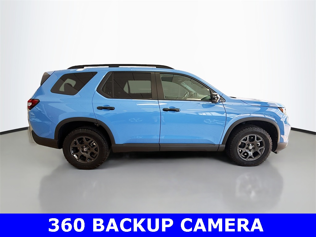 2025 Honda Pilot TrailSport photo 2
