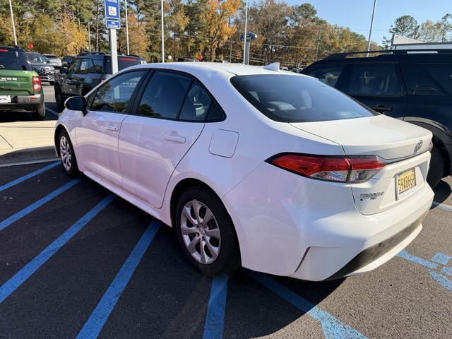 2020 Toyota Corolla LE photo 2