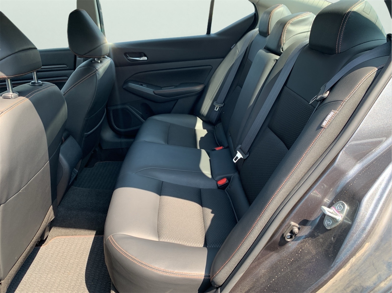 2022 Nissan Altima 2.5 SR photo 22