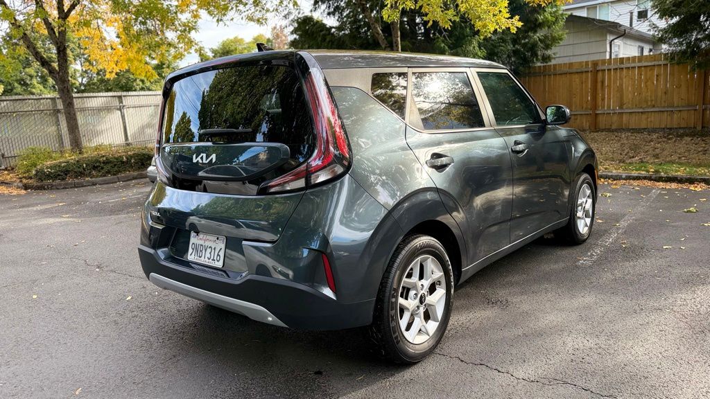 2024 Kia Soul LX photo 7