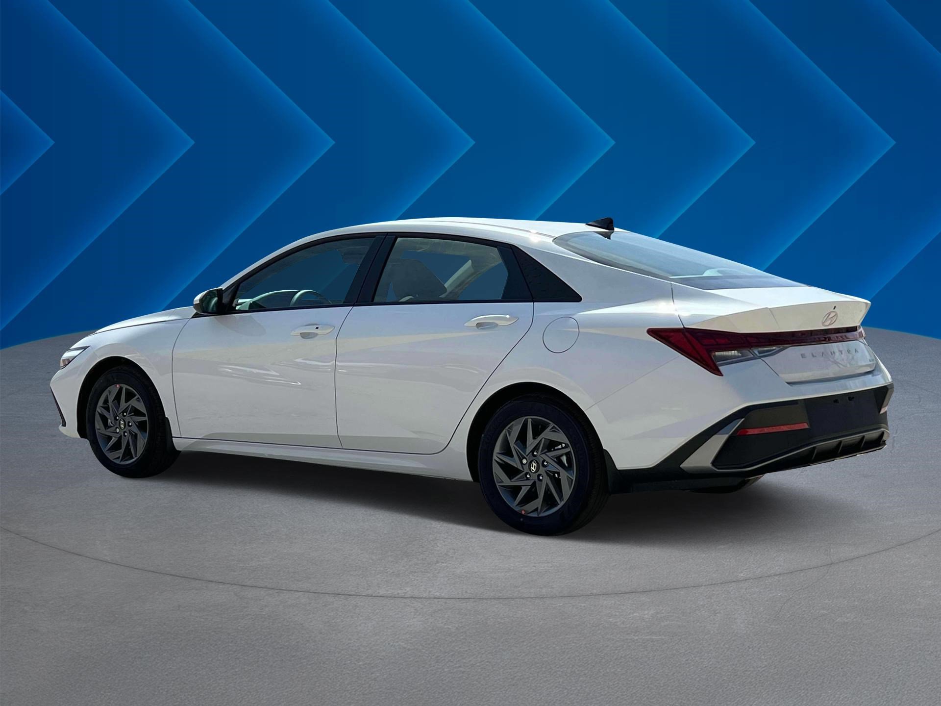 2025 Hyundai Elantra Hybrid Blue photo 4