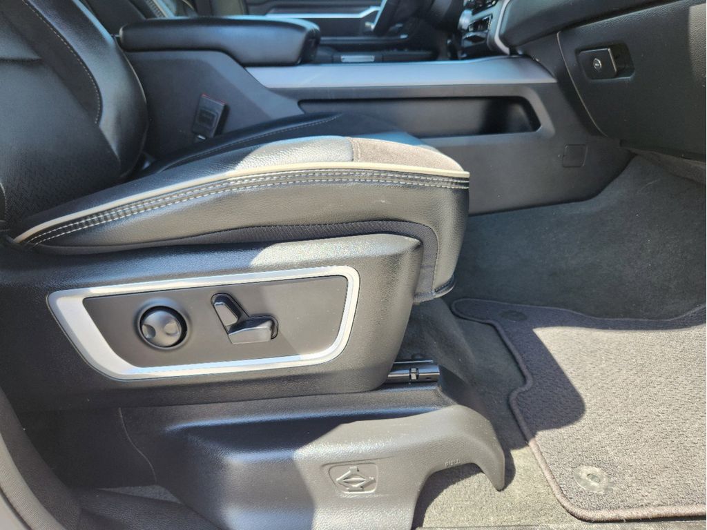 2024 Ram 1500 Laramie photo 15