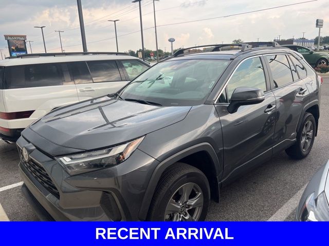 2023 Toyota RAV4 Hybrid XLE photo 2