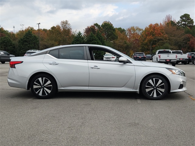 2022 Nissan Altima 2.5 SV photo 2