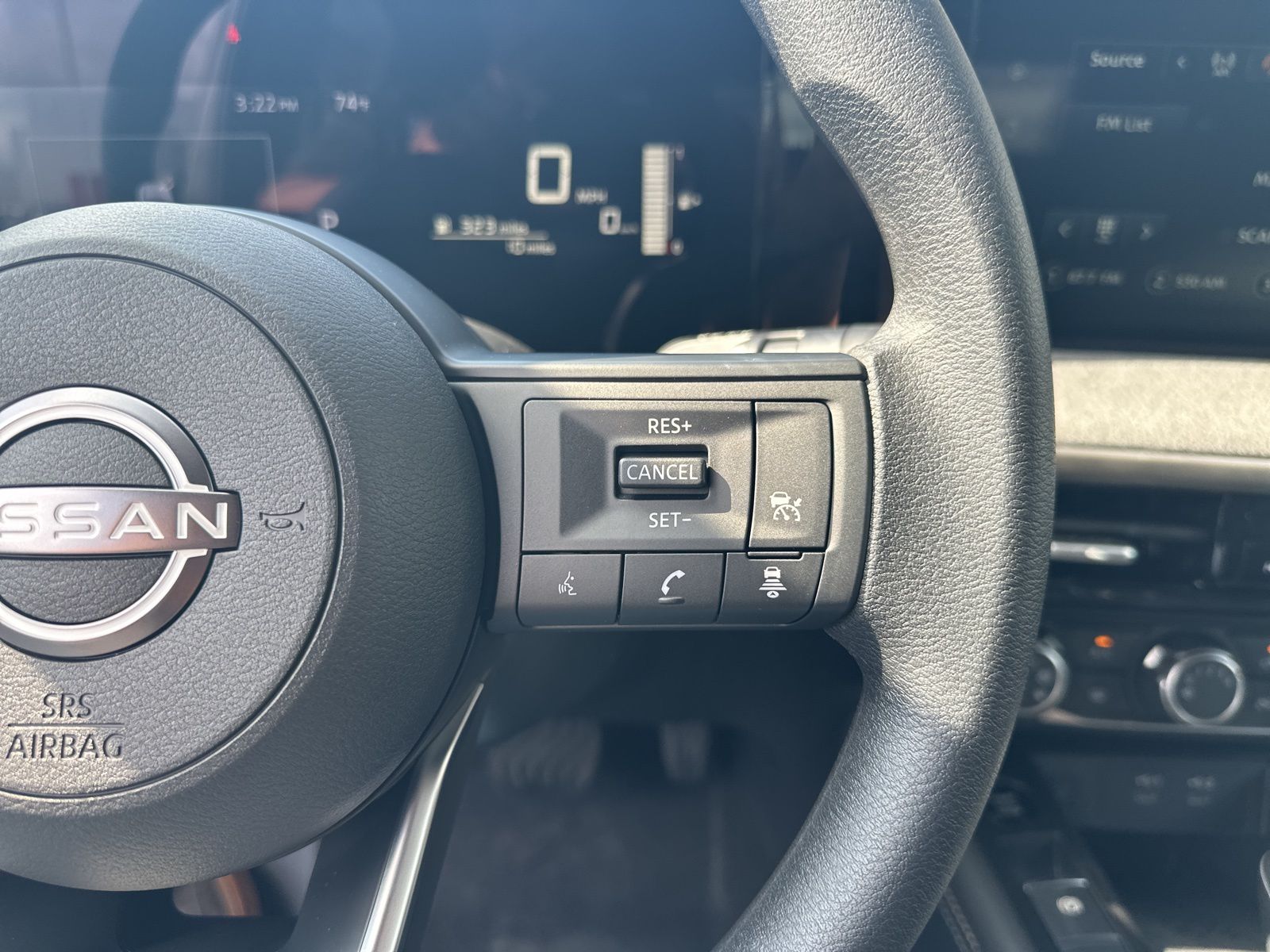 2025 Nissan Kicks SV photo 15