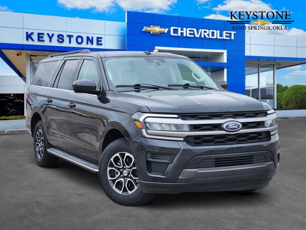 2023 Ford Expedition XLT's photo
