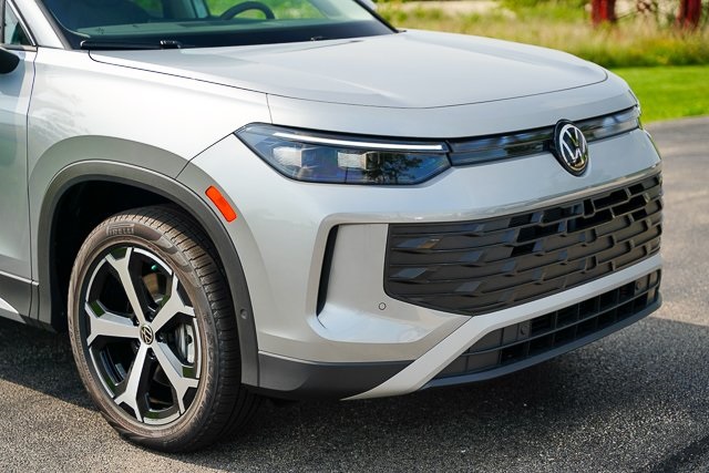 2025 Volkswagen Tiguan SE photo 38