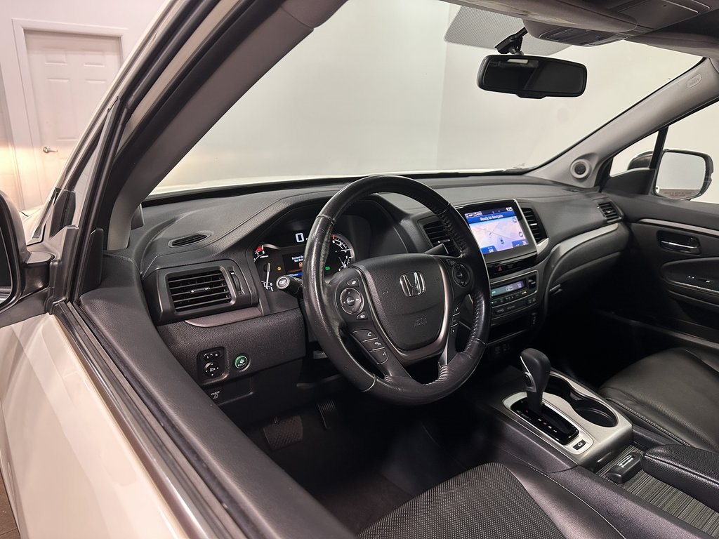 2018 Honda Ridgeline RTL-T photo 2