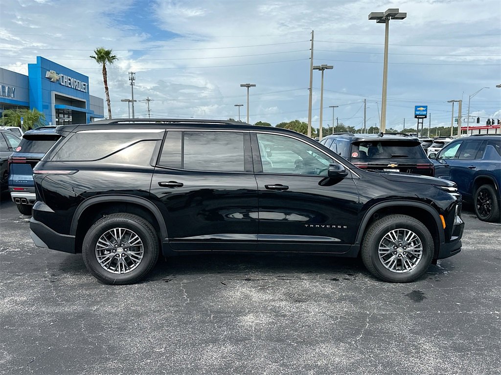 2026 Chevrolet Traverse photo 3