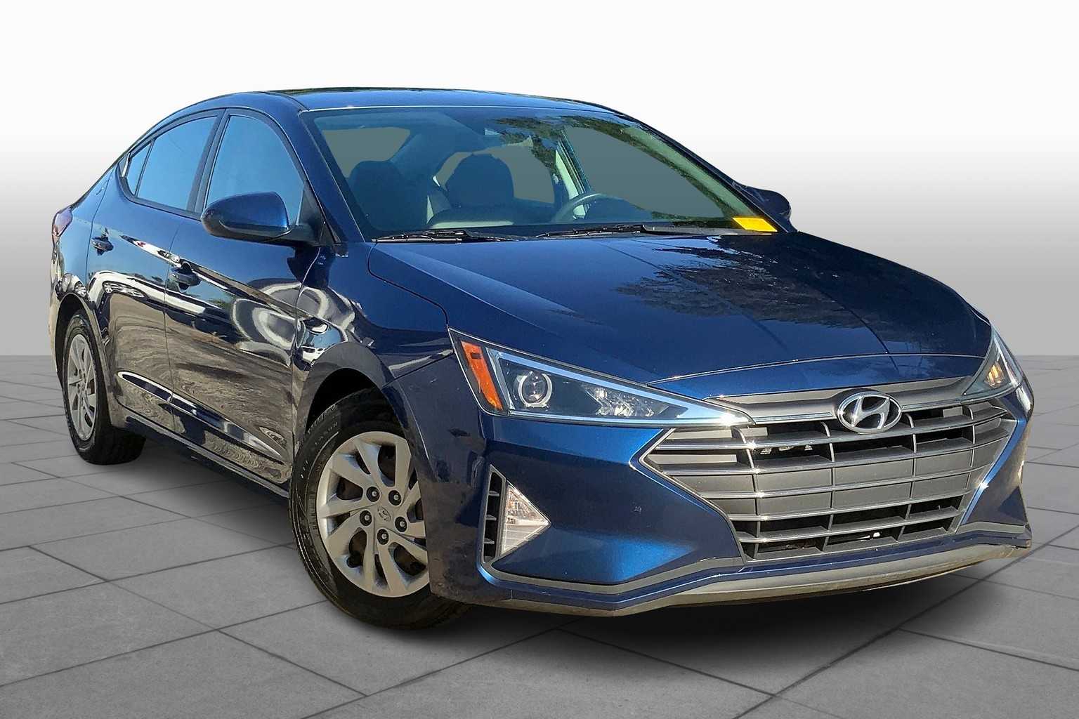 Used 2020 Hyundai Elantra SE with VIN 5NPD74LF8LH527487 for sale in Kansas City