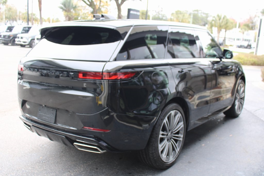 2025 Land Rover Range Rover Sport SE photo 4