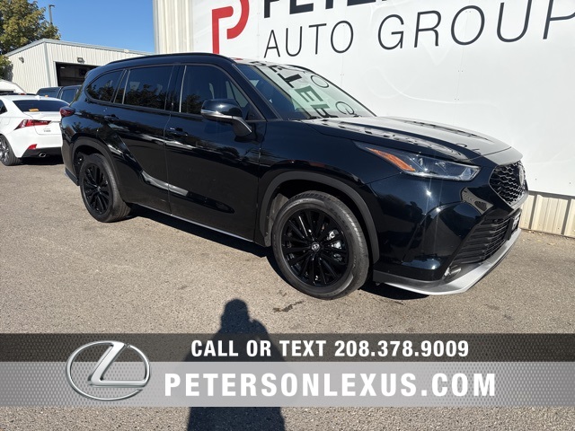 2023 Toyota Highlander L photo 3