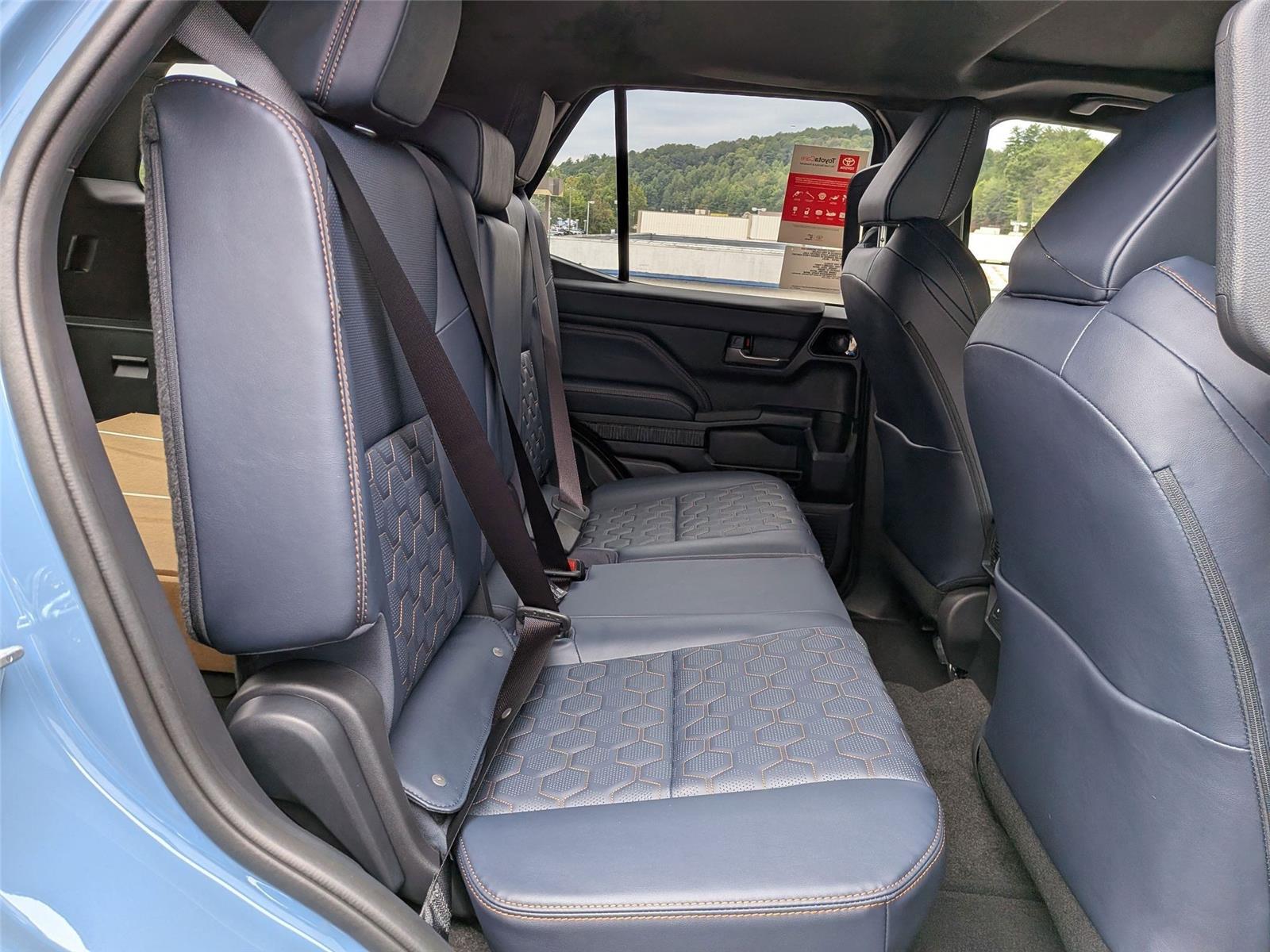 2025 Toyota 4Runner photo 32